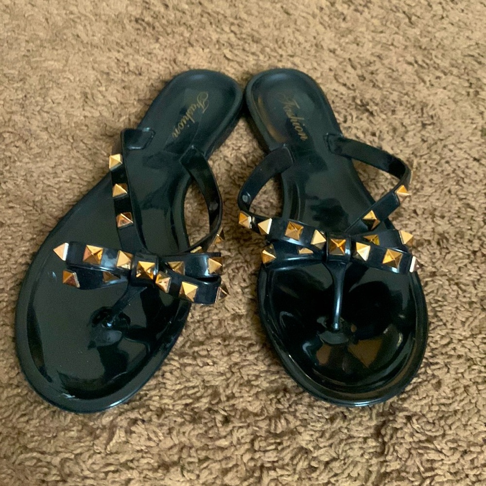 Studded black sandals ♡︎